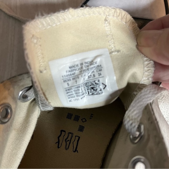 Converse Chuck Taylor All Stars. The original Converse size.Mens 5 women’s 7 - Picture 5 of 8